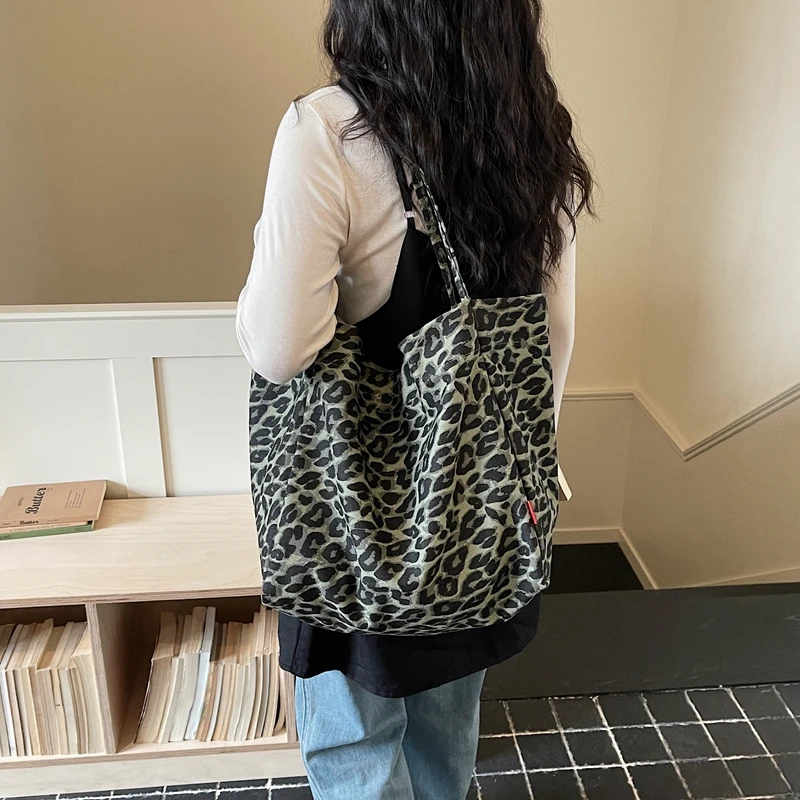 

Fashion Large Capacity Leopard Print Tote Bag for Women Soft Fabric Shopping Shoulder Bag Casual Animal Print Daily Work Handbag