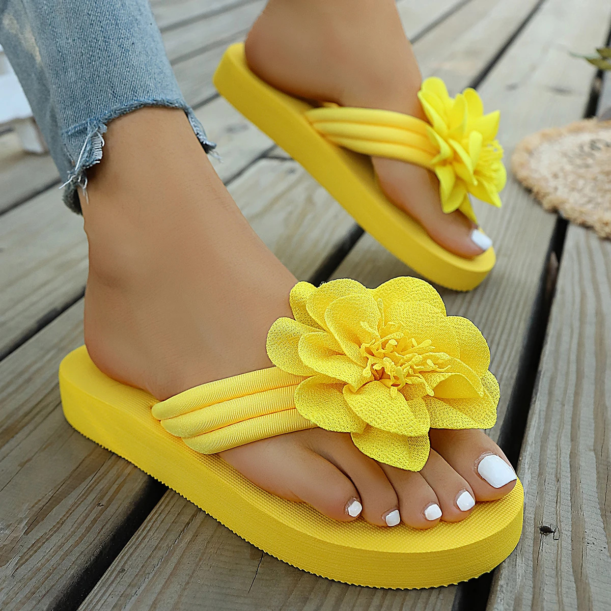 

Summer Women's Flip-Flops Beautiful Yellow Flowers Sweet Cute Multi-Color Slippers Party Outdoor Vacation Beach Walk Slippers
