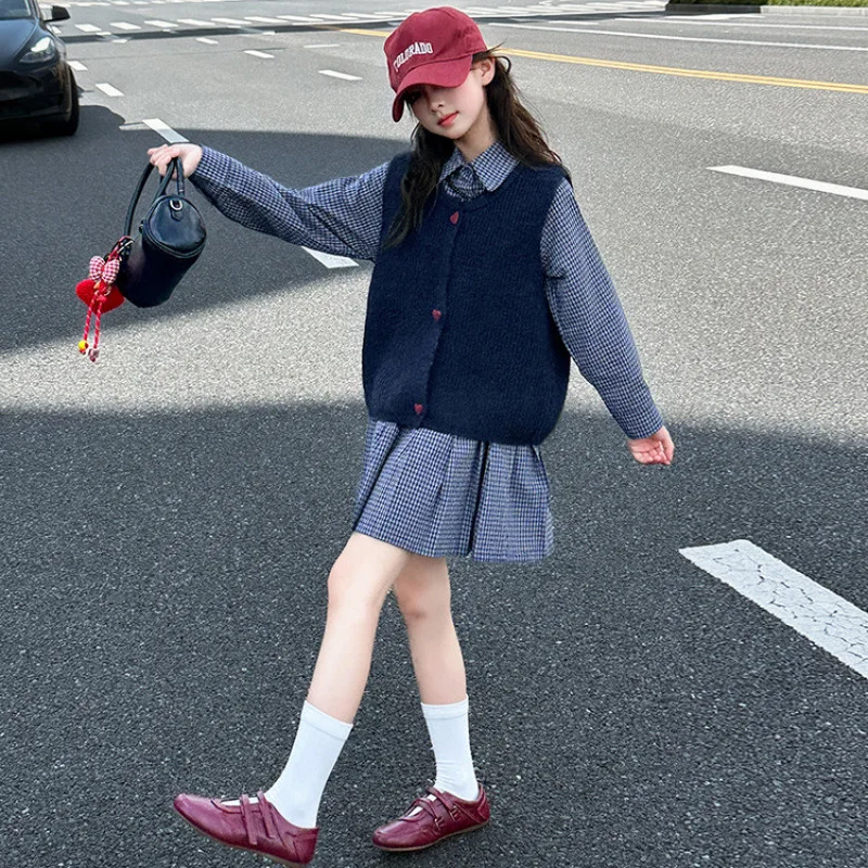 

Korean Autumn Junior Girls Two-piece Suits Children Girls Plaid Turnb Down Collar One-piece Dress Teenager Girl Knitted Vest