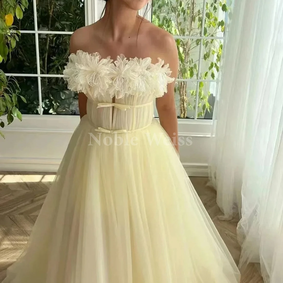 فستان الحفلة الراقصة على شكل قلب من التول مطوي على شكل حرف A بفتحة جانبية فستان التخرج مخصص