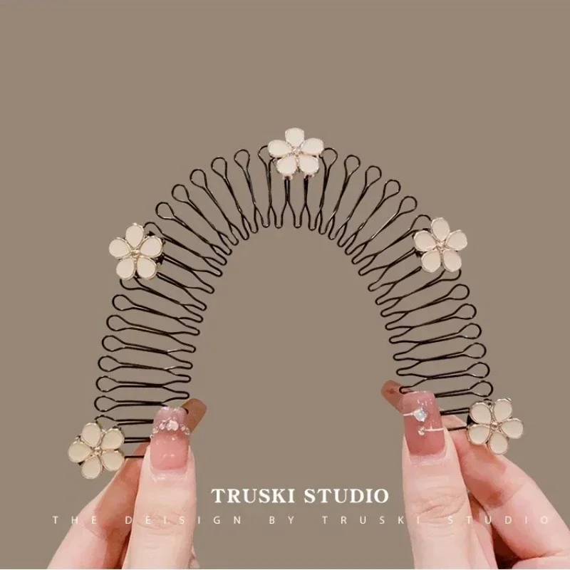 New Broken Hair Finish Headbands Headwears Sweet Pearl Metal Long Hair Comb Clips for Women Hair Accessories Children\'s Hairpins