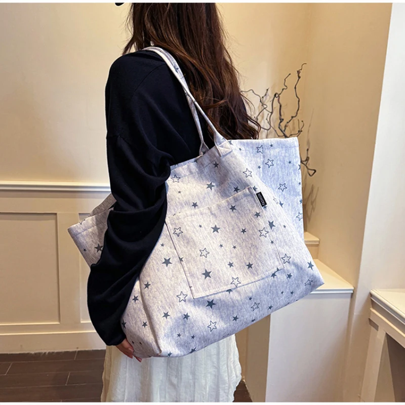 Koreanische Tragetasche mit Sterndruck, Damen-Shopper-Schultertasche, geräumige Handtasche für den täglichen Gebrauch, einfarbig, vielseitig, minimalistisch – Detail 7