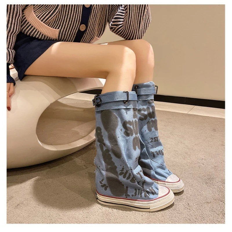 

Women's Graffiti Canvas High-Top Stacked Boots 2026 Spring Wide Calf Slip-On Casual Platform Knee-High Sneakers for Ladies