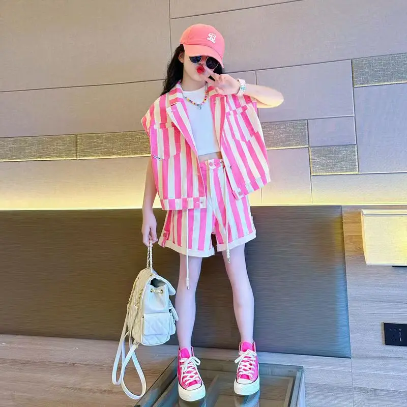 

Girls' Summer Set 2025 New Fashionable Medium Sized Children's Pink Striped Short Sleeve Girls' Loose Shorts Two Piece Set