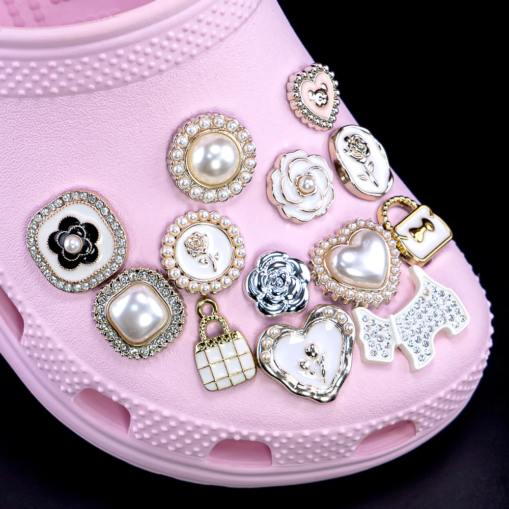 1pcs Acrylic Shoe Charms Pearls Shoe Decorations Pins for Sandals Accessories Luxury Bling Dog Clog Buckle for Women Girls Gifts