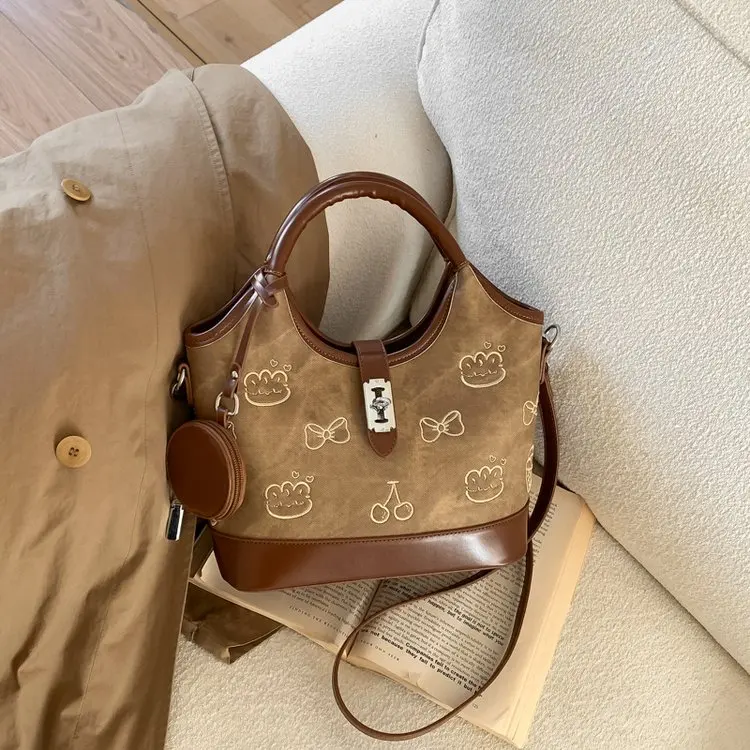 

Новая ретро-модная сумка 2026 года: универсальная корейская наплечная сумка-кроссбоди, нишевая портативная диагональная сумка через плечо для женщин