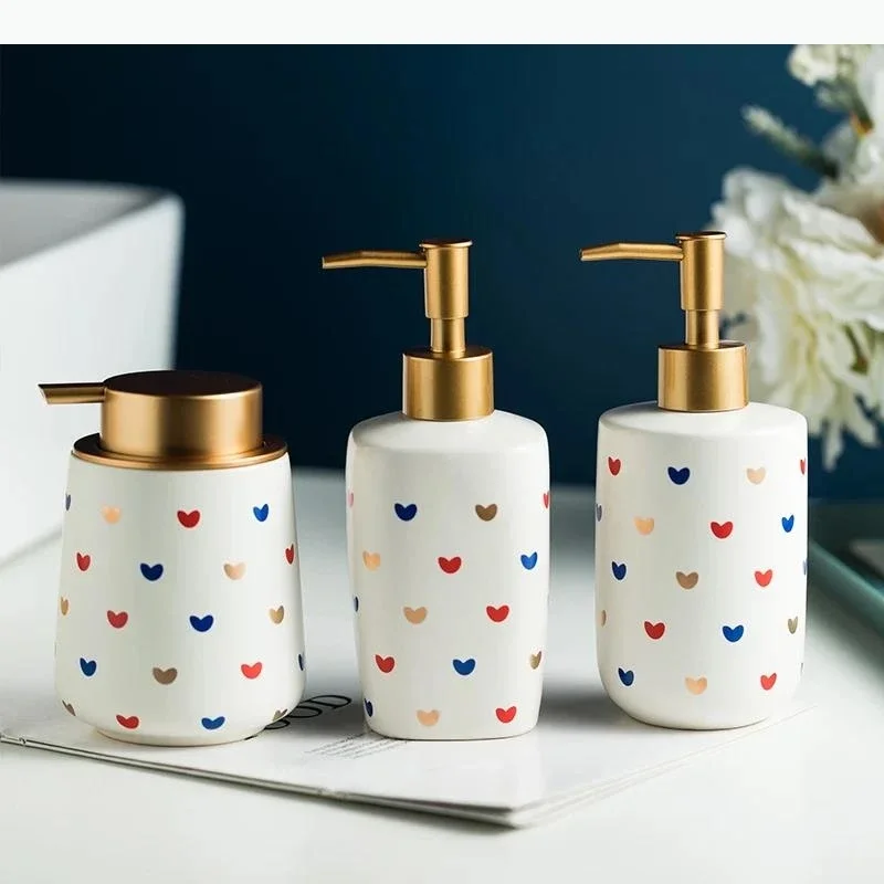 Heart Shaped Pattern Ceramic Lotion Bottle Bathroom Soap Dispenser Hand Wash Bottle Shampoo Bottle Bathroom Supplies