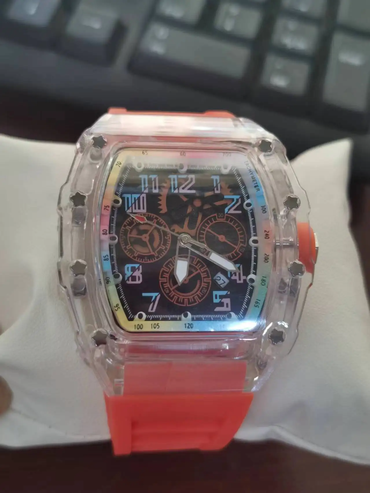 ساعة كوارتز مقاومة للماء للرجال من UTHAI ، جمال عالي ، اتجاه رياضي ، إضاءة ليلية ملونة ، ساعة عصرية للرجال ، عالية