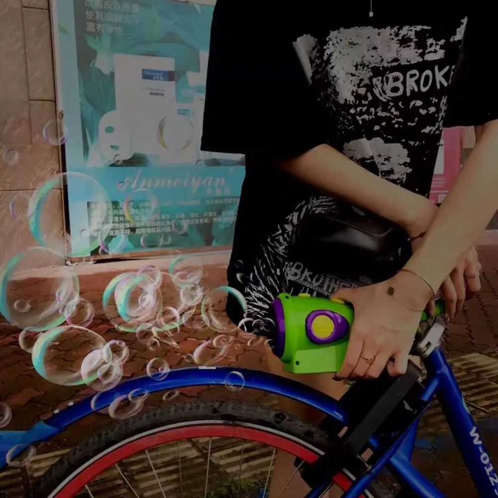 클립이 있는 다기능 자전거 버블 머신 빛나는 자동 버블 메이커 경량 야간 조명