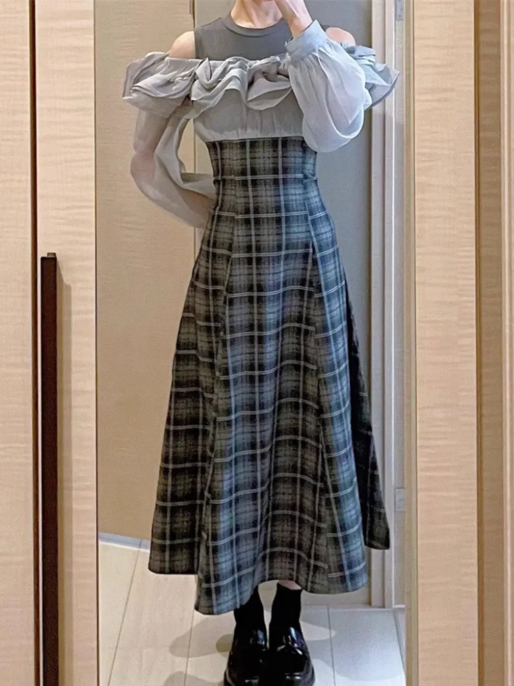 

Kuzuwata Literary Elegant Fungus Pullover Dress Sweet Plaid Slim Waist Patchwork Robe Japan Off Shoulder Commuter Print Mujer