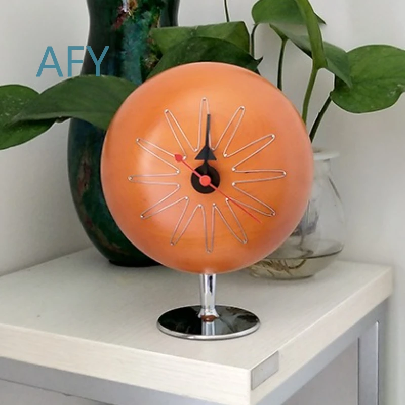 Vintage Desk Clocks for Retro Cute Elegant Table Clocks for Contemporary Decorative Ornament Nordic Silent Luxury Clock for