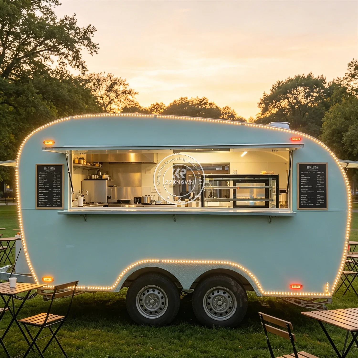 

Мобильная кухня-прицеп для продажи еды: пицца, хот-доги, барбекю, фастфуд. Полностью оборудованный фудтрак.
