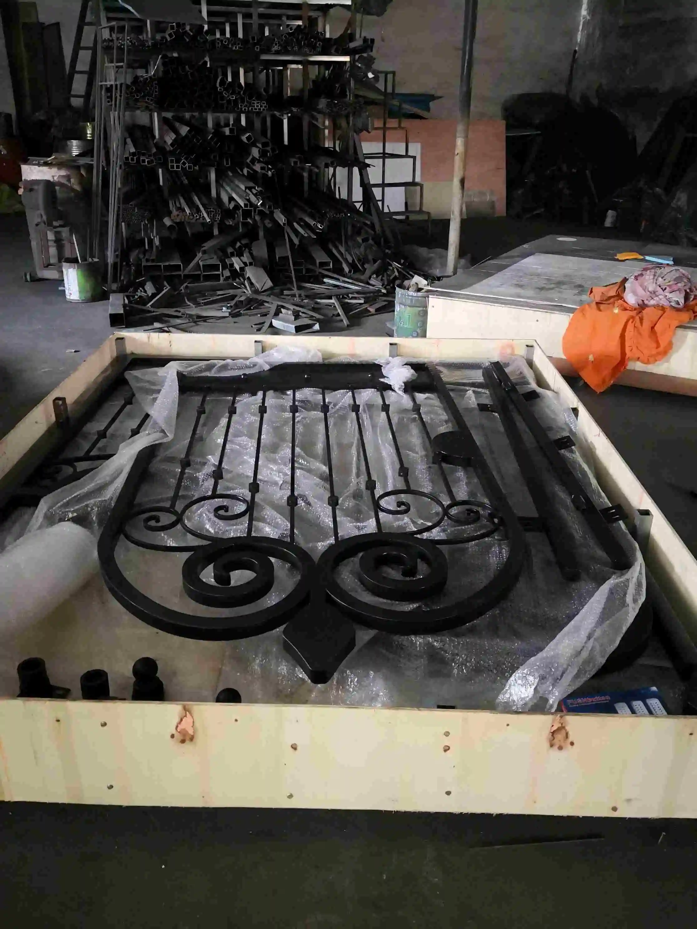 Wholesale Wrought Iron Driveway Gate Luxury Patio Power Coated Fence Railing Handrail Wrought Iron Gate China