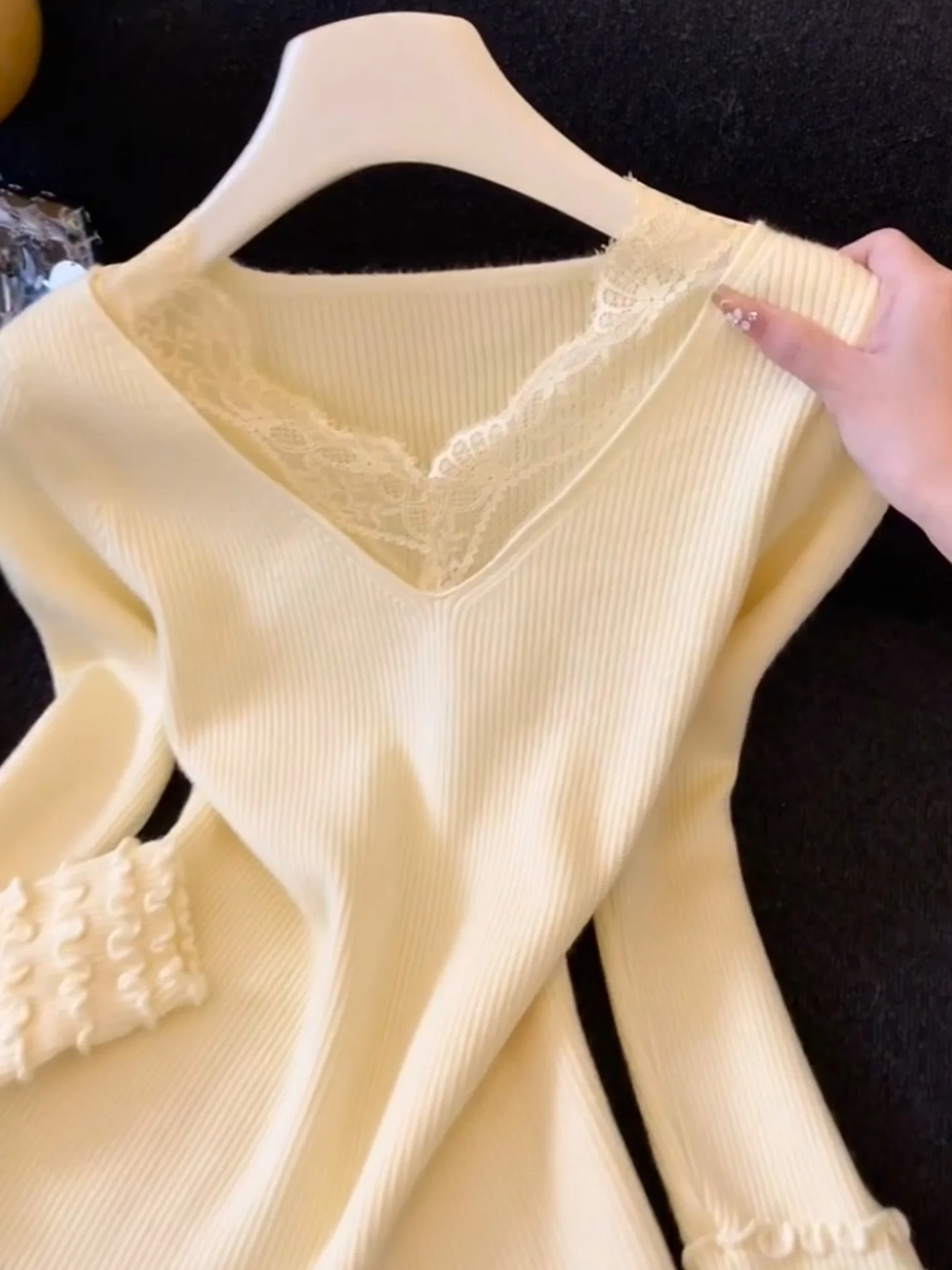 เสื้อถักลูกไม้คอวีทรงเข้ารูป รุ่น Pure Desire สำหรับฤดูหนาว สวมใส่สบาย เหมาะกับการเดินทาง ทรงปกติ แขนยาว