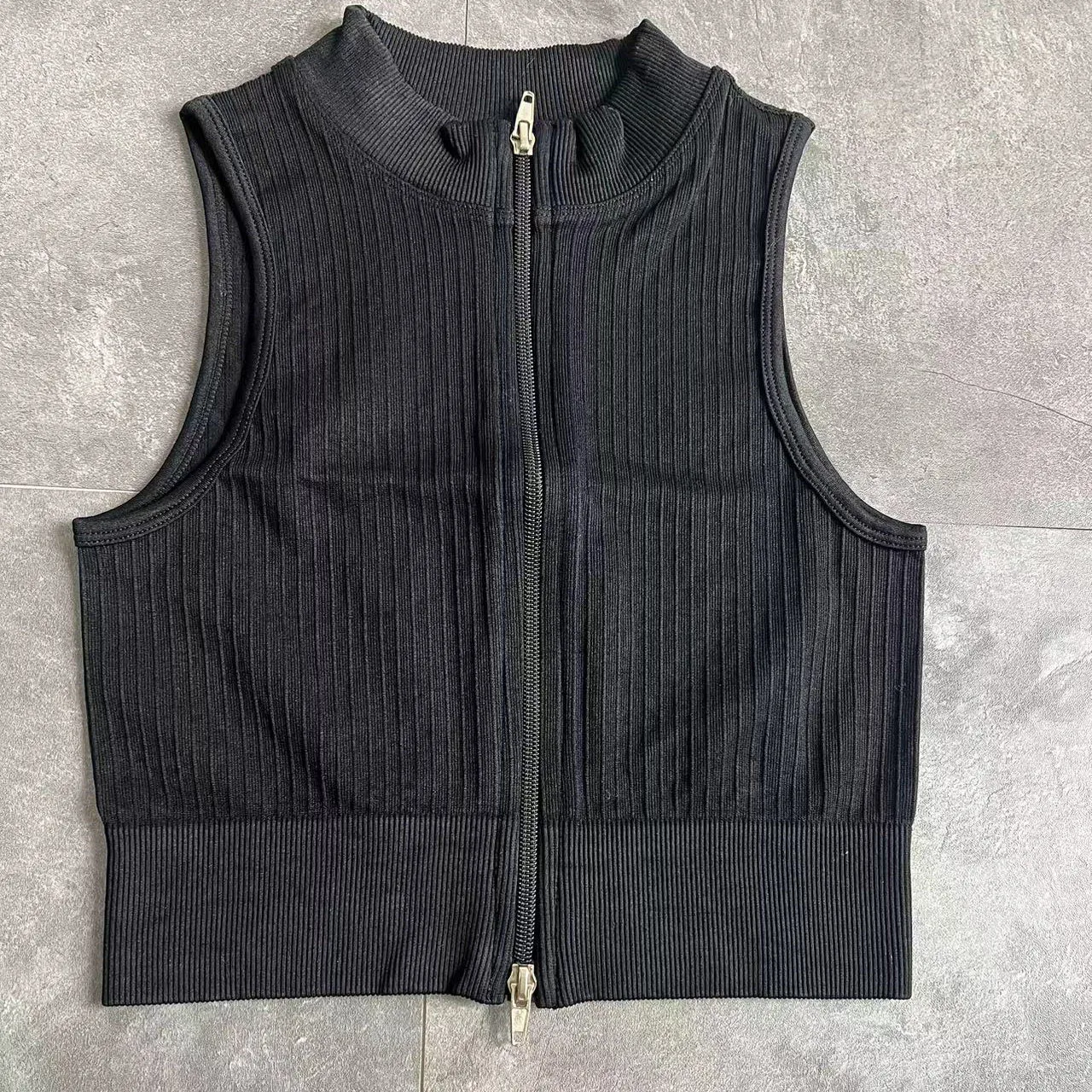 Veste de sport sans couture avec fermeture éclair sur le devant pour femme