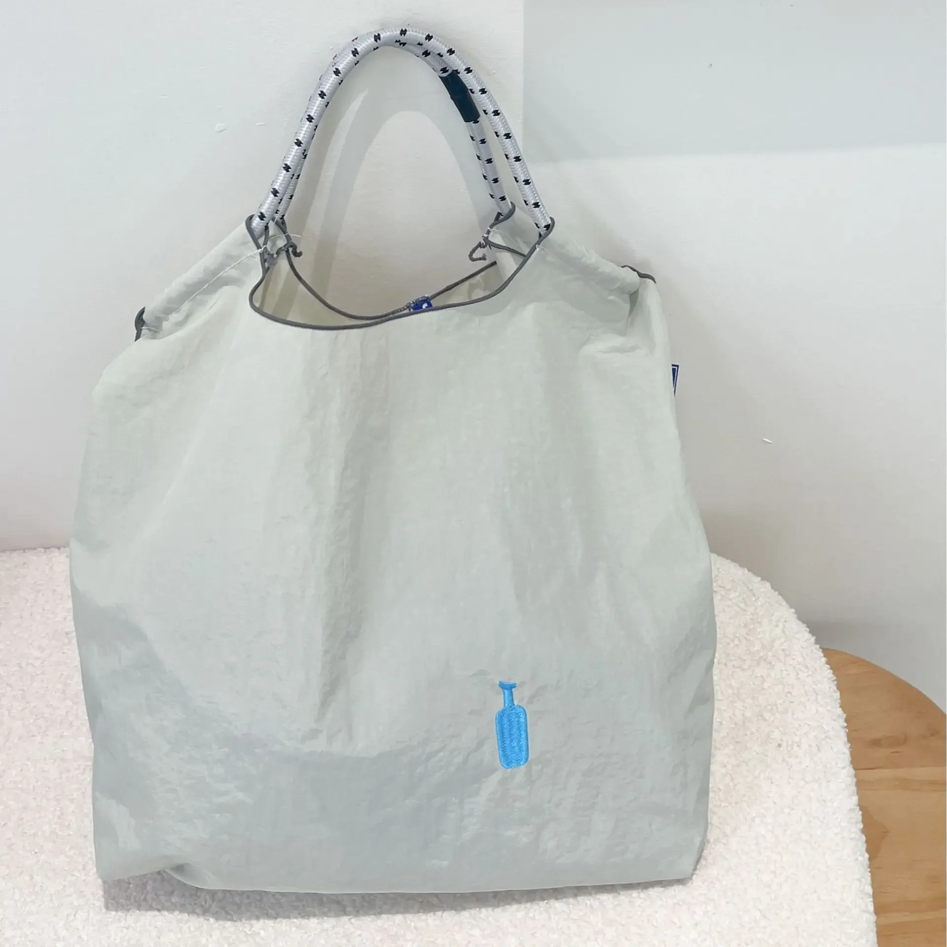 Summer New Tote Bag Blue Bottle Embroidery Storage Bag Shopping Lightweight Thin Fabric Large Capacity Single Shoulder Women's