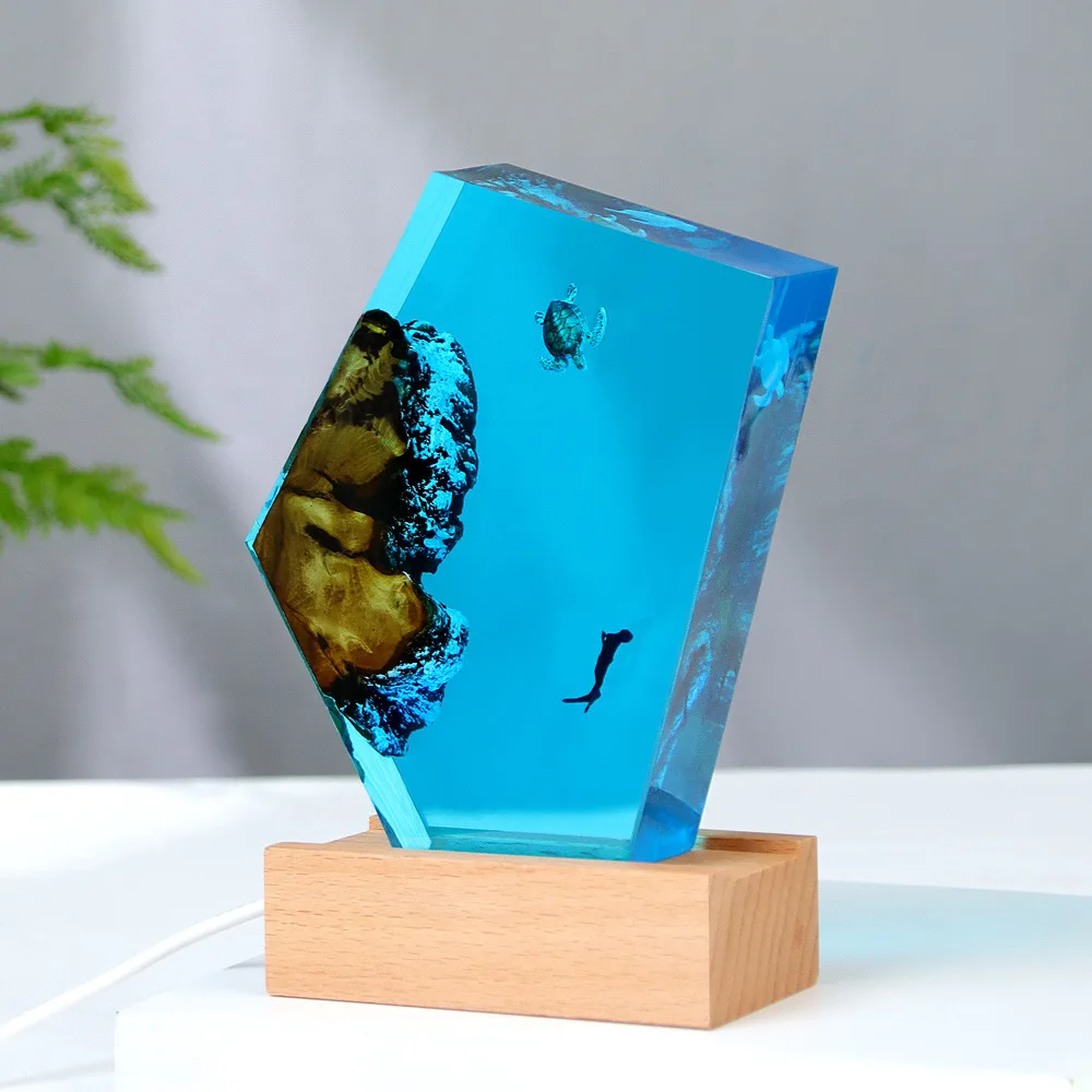 Marine Micro-landscape Solid Wood Resin Lamp Decorations Featuring Sea Turtles Sharks Divers for Home Decoration Handicrafts