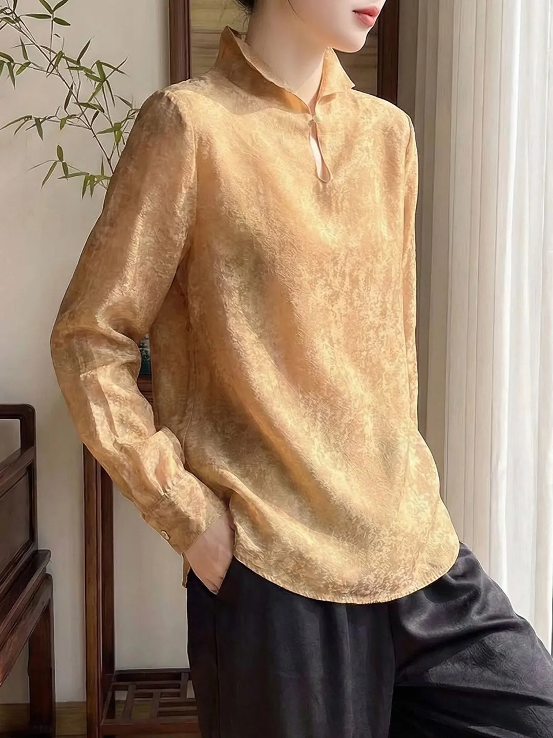 

Элегантная женская шелковая рубашка с длинным рукавом и воротником-стойкой в традиционном китайском стиле, премиум-класса, с эффектом омоложения, из блестящей ткани