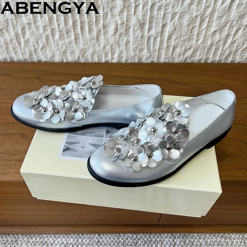 

Весенние кожаные мюли-лоферы с цветочным декором, женские туфли без каблука, для вечеринок, с круглым носком, на плоской подошве, без застежек