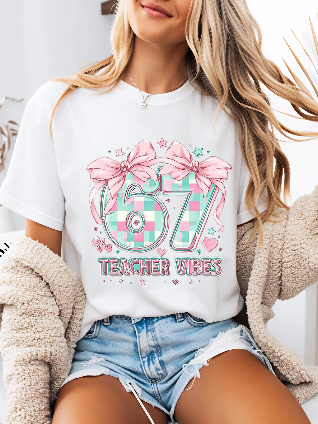 

67 Teacher Vibes Pink Bow Checkered Design Birthday Gift T-Shirt Women Casual Wear for Teachers Party White Plus-Size