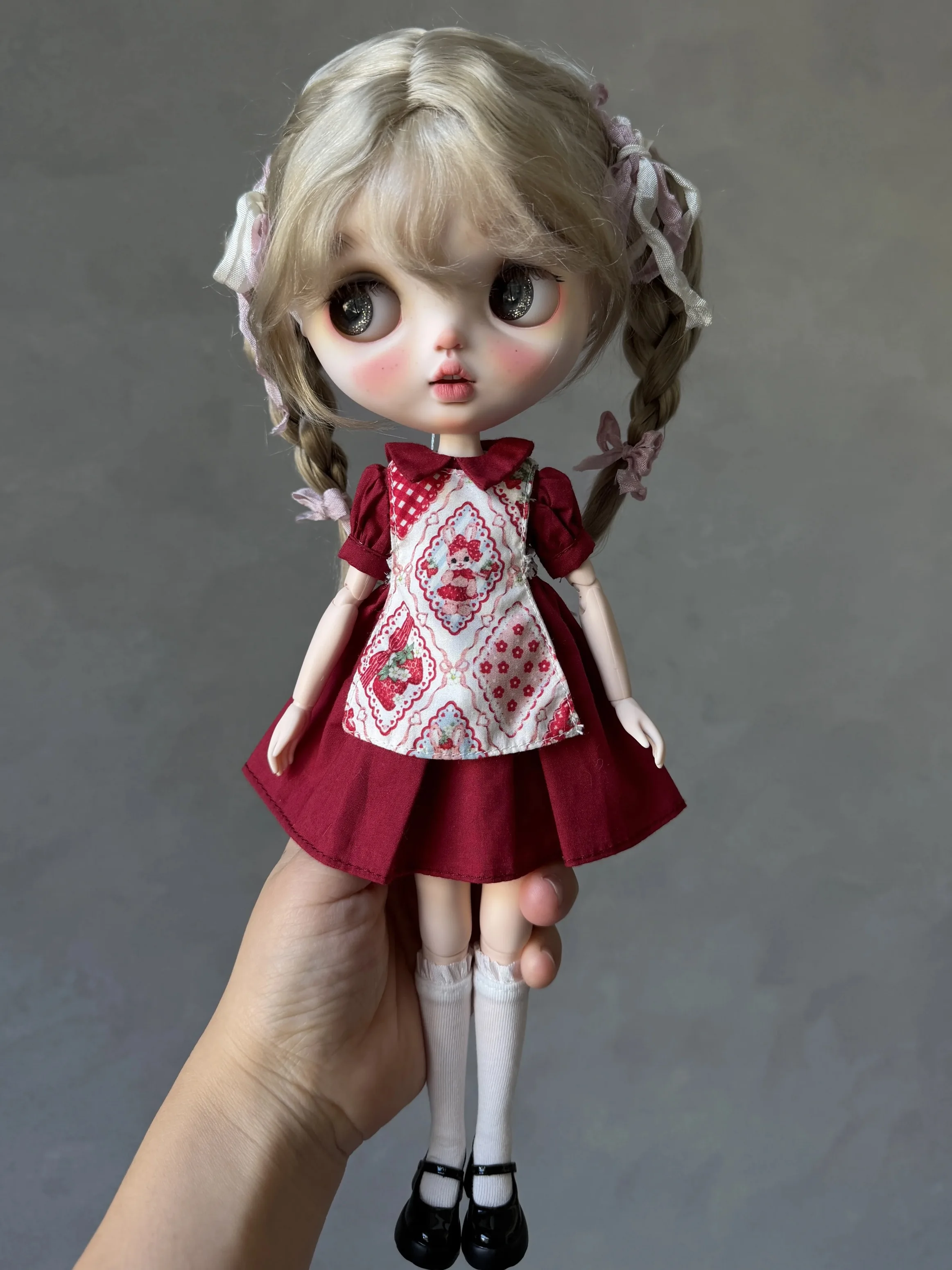 

ICY DBS Blyth Doll Clothe Accessories Cute Retro Red Lolita Apron Dress For 19 Joint OB24 Azone Blyth Doll Kitchen Lady Dress Up