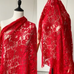 Tessuto di pizzo rosso scavato spesso ricamato per drappeggio vestito sentire panno all'ingrosso per cucire materiale fai da te