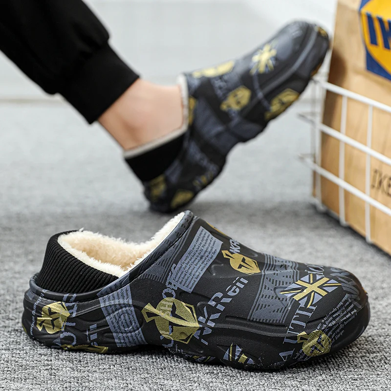 겨울 슬리퍼 따뜻한 털 슬리퍼 위장 방수 털실내화 면화 신발 뒤꿈치가 감싸진 푹신한 슬라이드 플러시 클로그