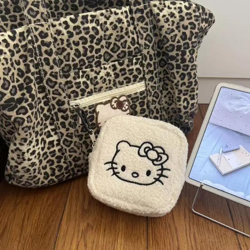 Monedero de peluche de dibujos animados Sanrio Hello Kitty, bolsa de almacenamiento multifuncional portátil, bolsa para auriculares, Mini bolso cuadrado para cámara