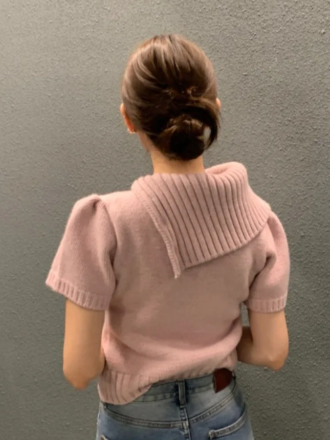 سترة محبوكة أنيقة بياقة عالية للخريف والشتاء، تصميم نحيف عصري للنساء مع أزرار غير متماثلة، مناسبة للعمل