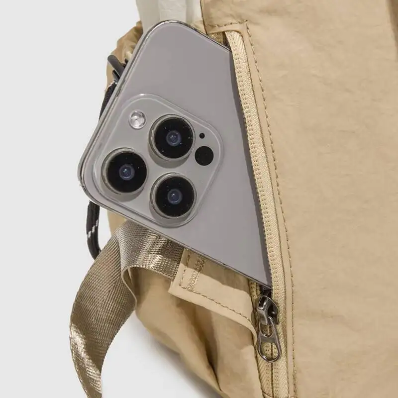 남성 여성을 위한 여러 개의 주머니가 있는 소형 초경량 하이킹 배낭 성인용 체크 무늬 방수 캐주얼 데이팩 하이킹