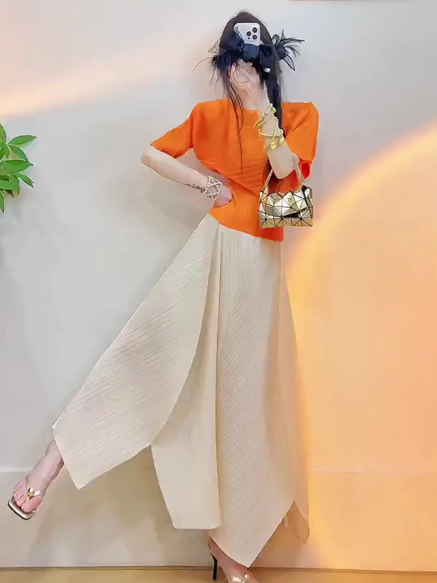 

Летний комплект: топ с присборенной талией и юбка-полусолнце с цветочным принтом, женский модный ансамбль от бренда Three Houses Art Creation