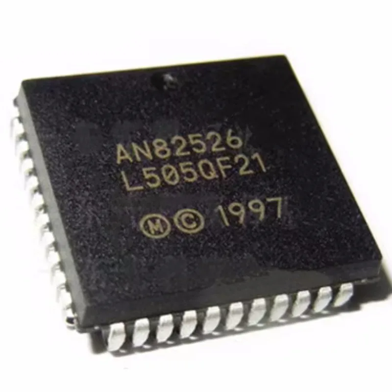 AN82526 plcc44 5 pièces