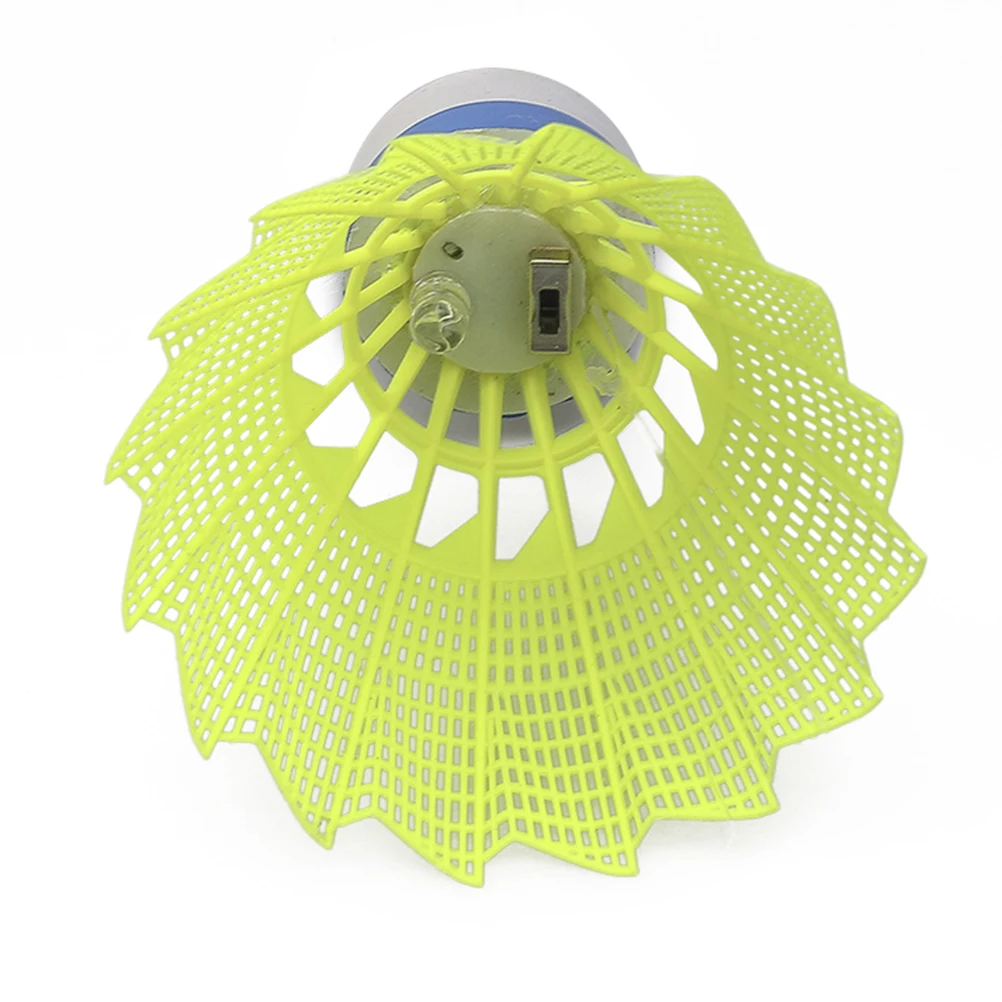 

4Pcs Luminous LED Badminton Durable Nylon Shuttlecocks Lighting Shuttlecock for Sports (Random Color)