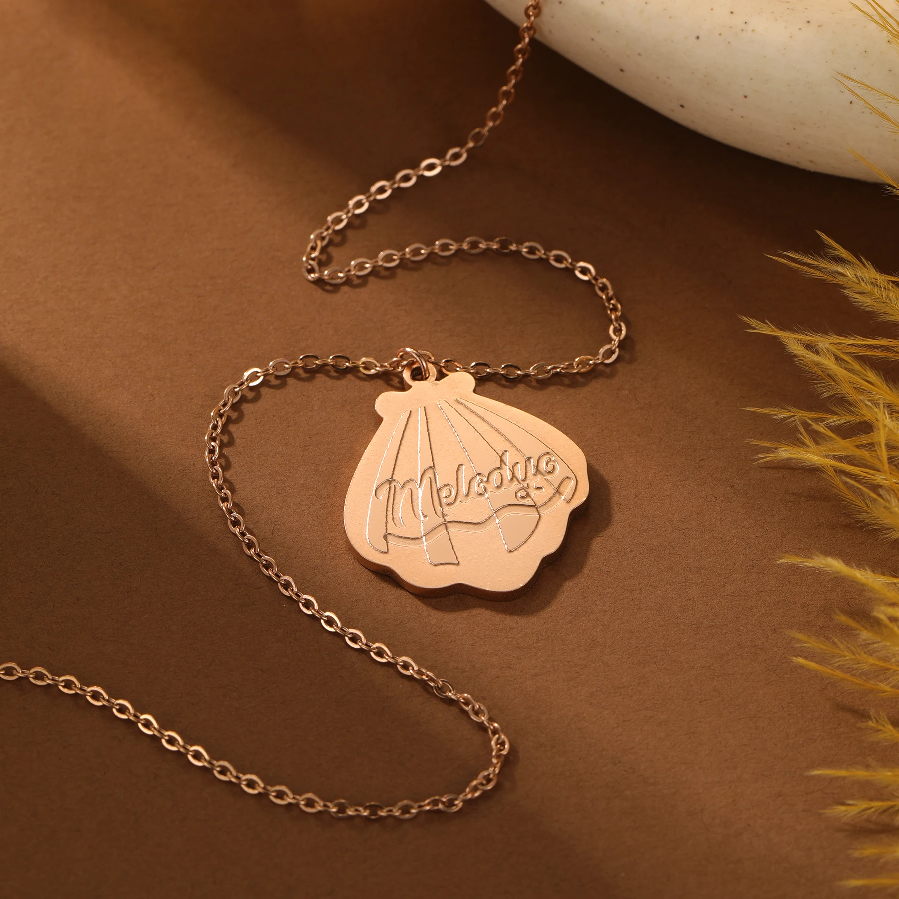 Shell Shaped Pendant Etched Shell Pattern Custom English Name Necklace 18K Gold Plated Stainless Steel Ocean Theme Jewelry Gift