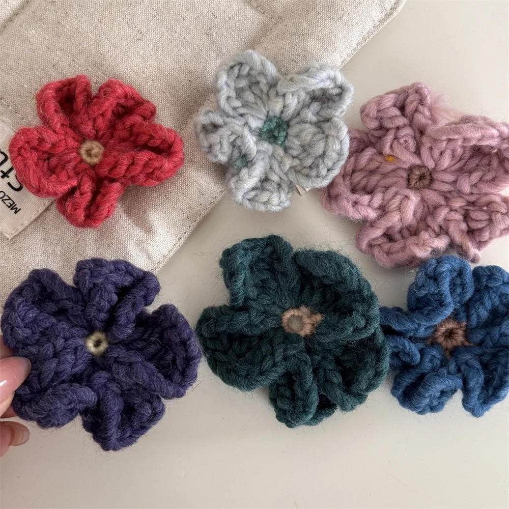 Women Cute Autumn And Winter Yarn Small Flower Hair Clip Retro Crochet Hook Duck Billed Clip Side Clip Hair Accessory Headpiece