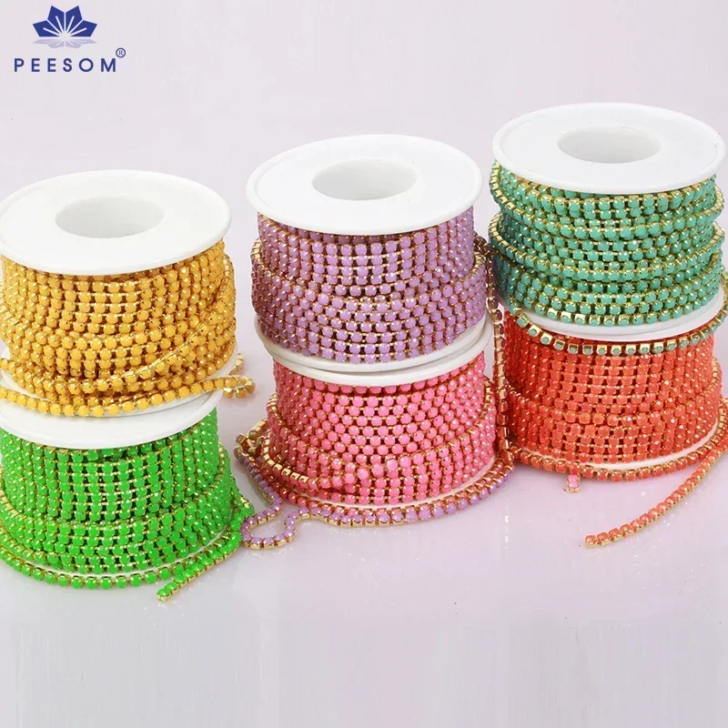 PEESOM 2mm/3mm Sewing Colorful Acrylic Rhinestone Trim Chain Gold Claw Dense Cup Chain Apparel Strass Banding for DIY Garments