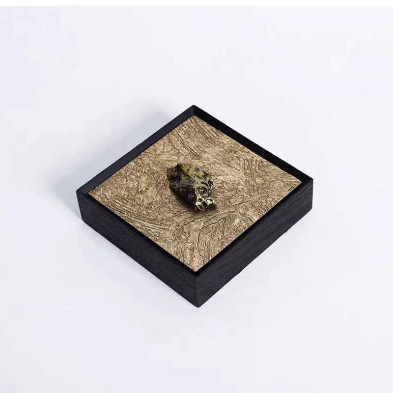 

Modern simple wooden storage box, model room, hotel cloakroom, bedroom, study entrance, tabletop ornament
