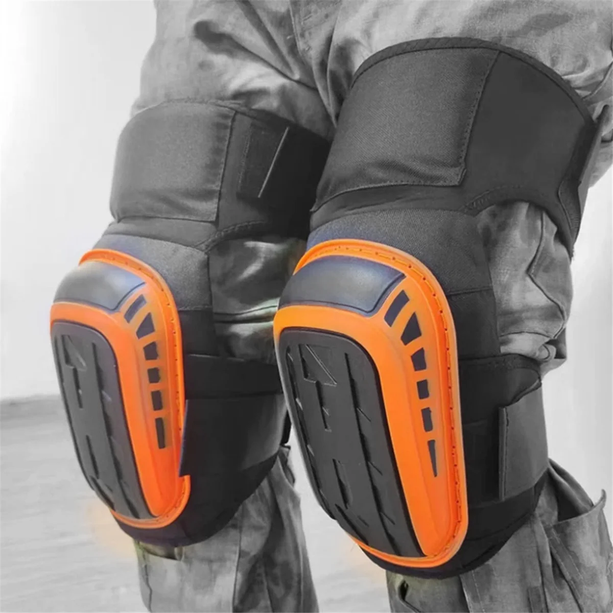 وسادة ركبة ABXHH مكونة من قطعتين لدعم الركبة شديدة التحمل مع أشرطة مضادة للانزلاق لأرضيات البناء والبستنة باللون الأسود