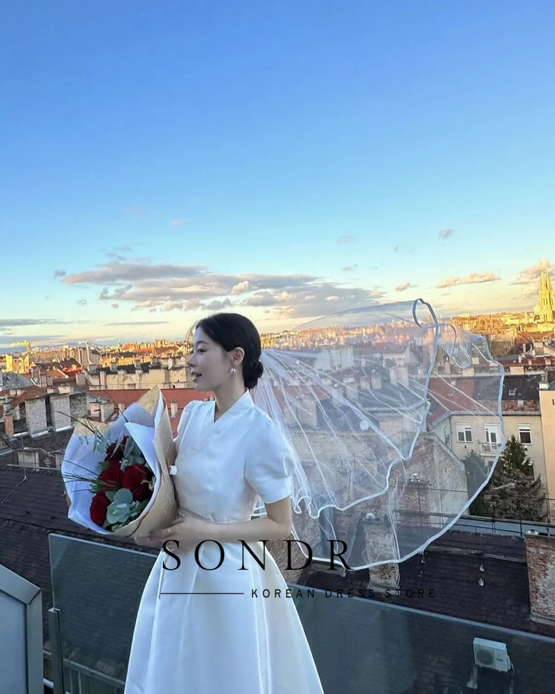 Sondr Abiti da sposa coreani eleganti a-line personalizzati Hanbok Raso di seta maniche corte Abiti da sposa moderni nne Anelli