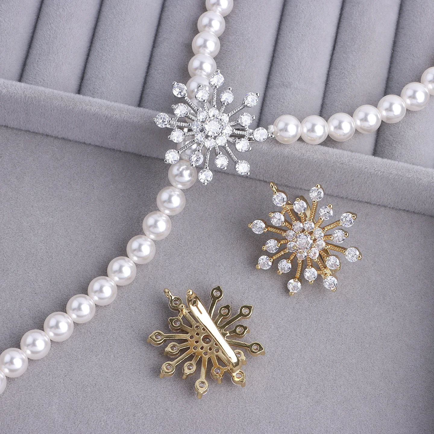 

1 Piece 18K Gold Plated Zircon Snowflake Clip Pearl Necklace Sweater Chain Connecting Buckle Diy Jewelry Accessories Wholesale