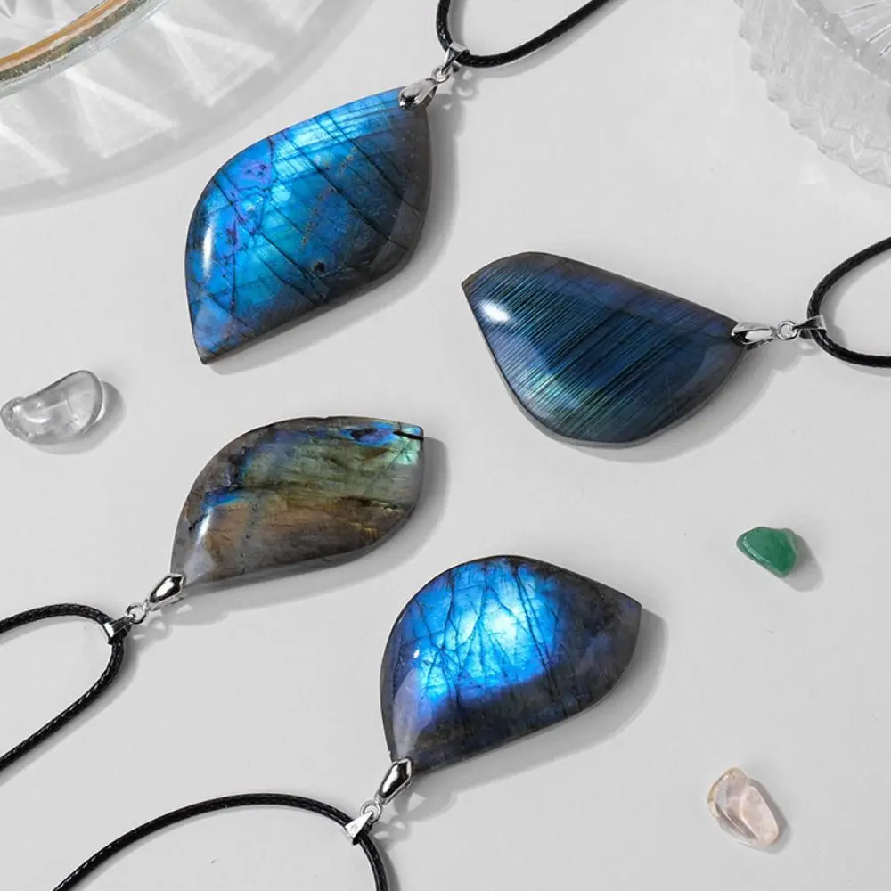 Stone Craft Natural Labradorite Geometric Shape Exquisite Crystal Labradorite Pendent Raw Stone Polishing Natural Training Stone