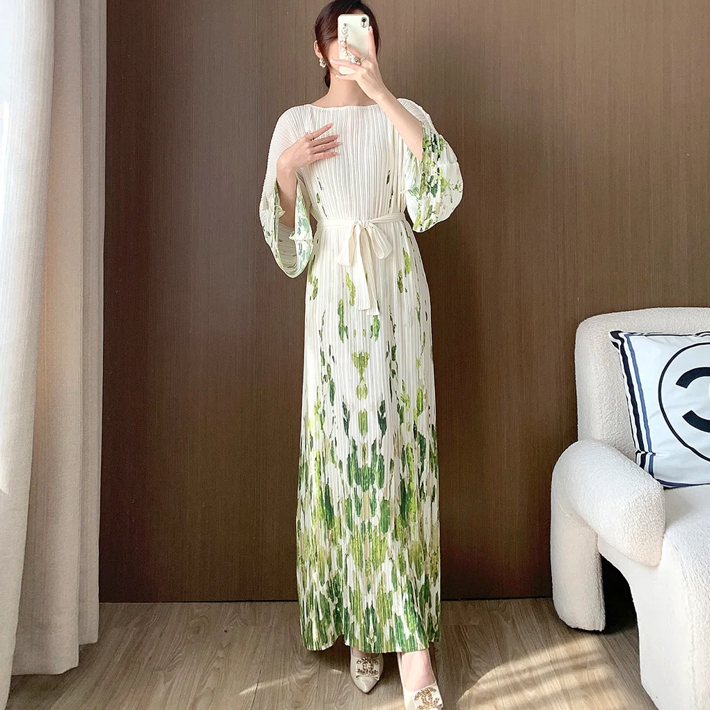 

2024 Autumn New Pleated Dress Long Skirt Versatile Miyake Women's Dress High End Robe White Dress Women