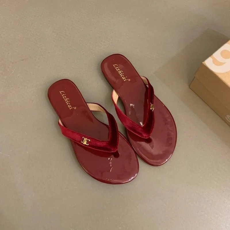 New Designer Summer Women Slippers Fashion Elegant Clip Toe Slides Shoes Ladies Outdoor Flats Beach Sandalias Flip Flop