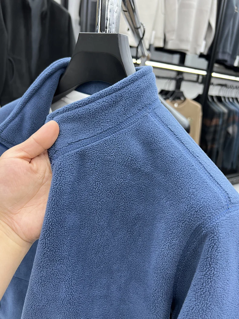 Luxuriöse Plüsch-Winterjacke mit Stehkragen für Herren, Designer-Marke, Pony-Stickerei, Modischer und Bequemer Reißverschluss-Mantel – Detail 27
