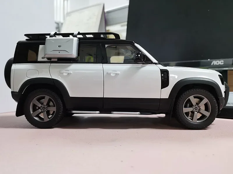 1/18 Almost Real For 2020 Land Rover Defender 110 90 Diecast CAR MODEL TOYS Boys Girls Collection White Metal,Plastic