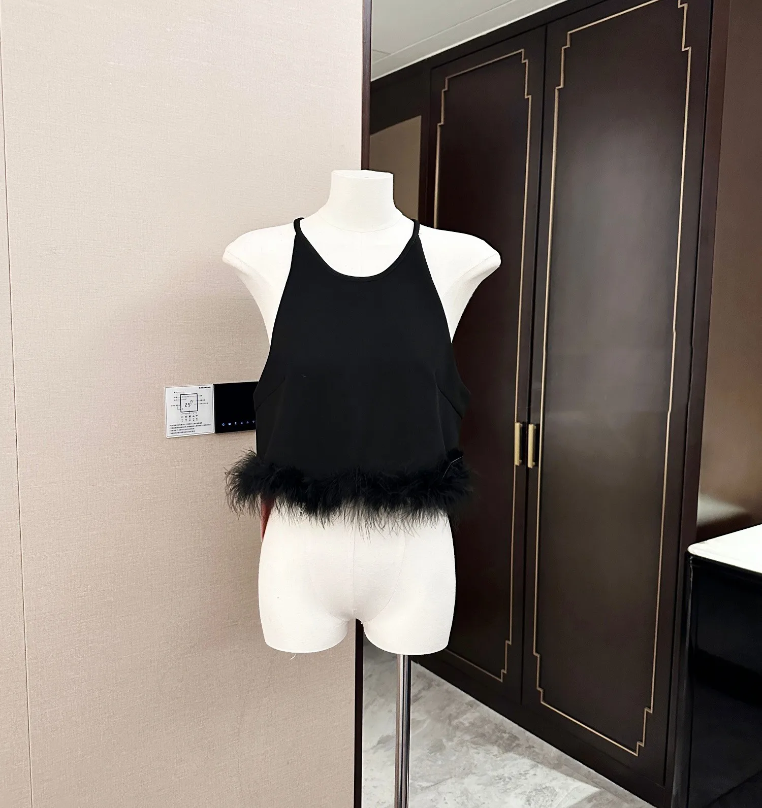 Women's Elegant Ostrich Hair Hem Crop Tank Top Lady Summer Black Solid Color Sleeveless Short Tank Top