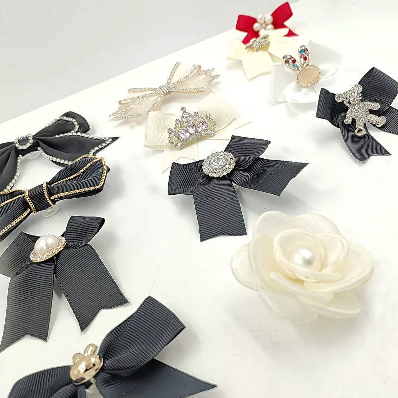 

1Pcs Croc Shoe Charms Crystal Rhinestone Pearl Bow Decoration Detachable Light Luxury Garden Clogs Sandals Acessories Women Gift