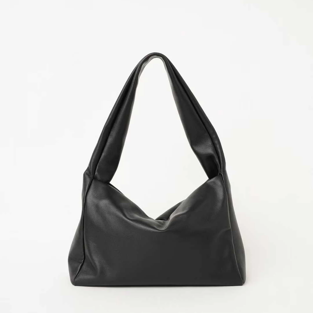 

Top layer cowhide women underarm bag 2025 new design minimalist style large capacity soft commuting simple handbag shoulder bag