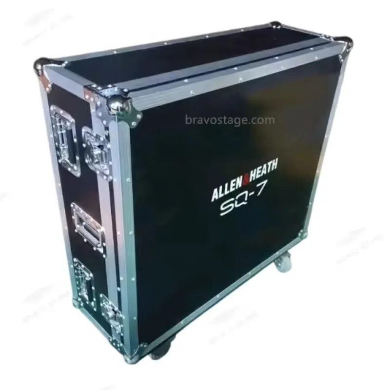 Digital Audio Mixer Case with Doghouse
