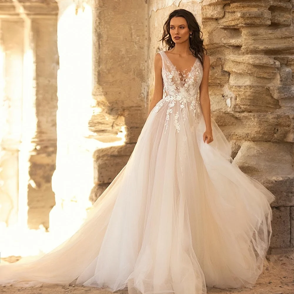 

V-neck Tulle A-line Illusion Corset Wedding Party Dress with Lace Backless Sweep Trian Wedding Bridesmaid Gown Customized